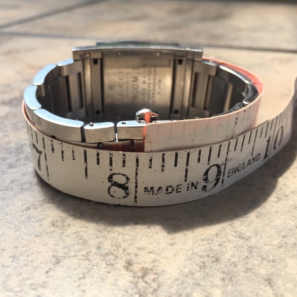 Gucci • Authentic 7900 Classic Timepiece Watch ⌚️ - Picture 7 of 8